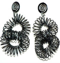 Large wire strist earrings