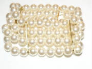 Over size fake pearl bracelet