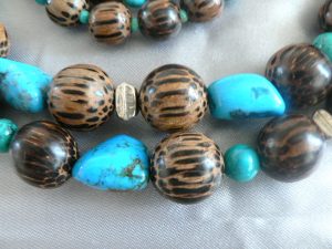 Turquoise
                                                Wooden Beaded Necklace